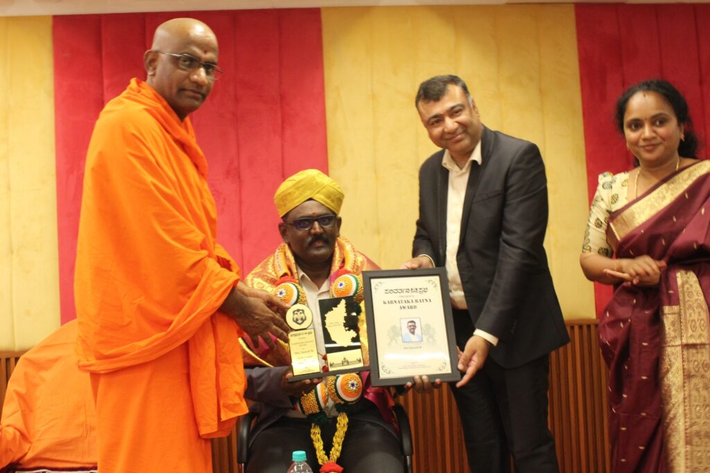 Parivartan Prabha Honours Shri Suresh M with the Karnataka Ratna Award.